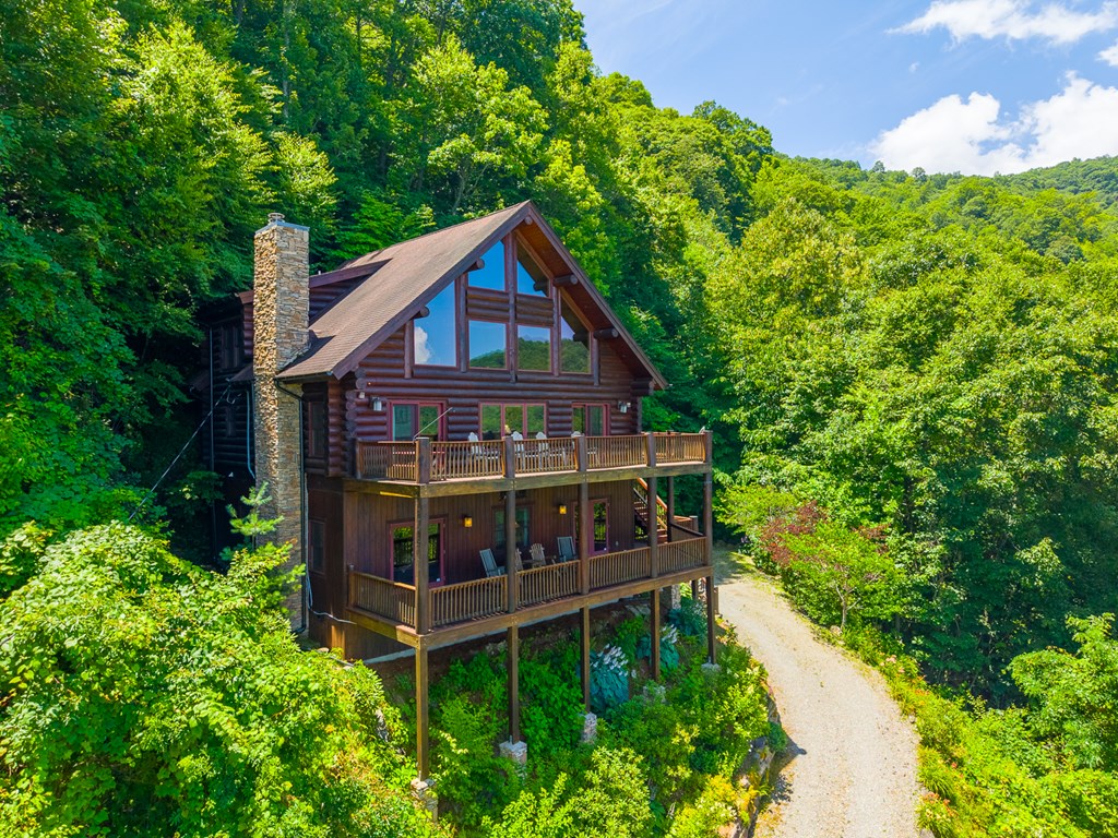 92 Falcons Peak Lane