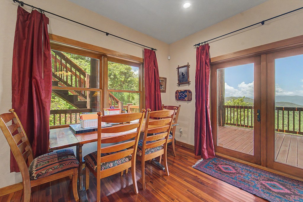 92 Falcons Peak Lane
