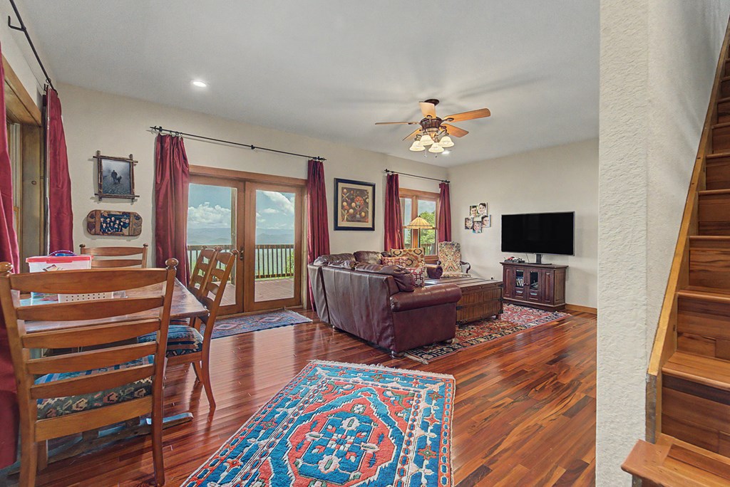 92 Falcons Peak Lane