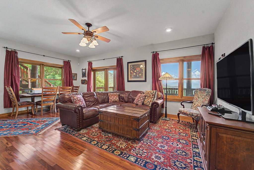 92 Falcons Peak Lane
