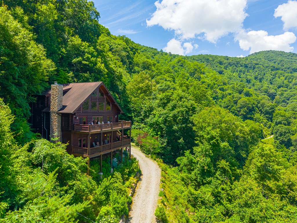 92 Falcons Peak Lane