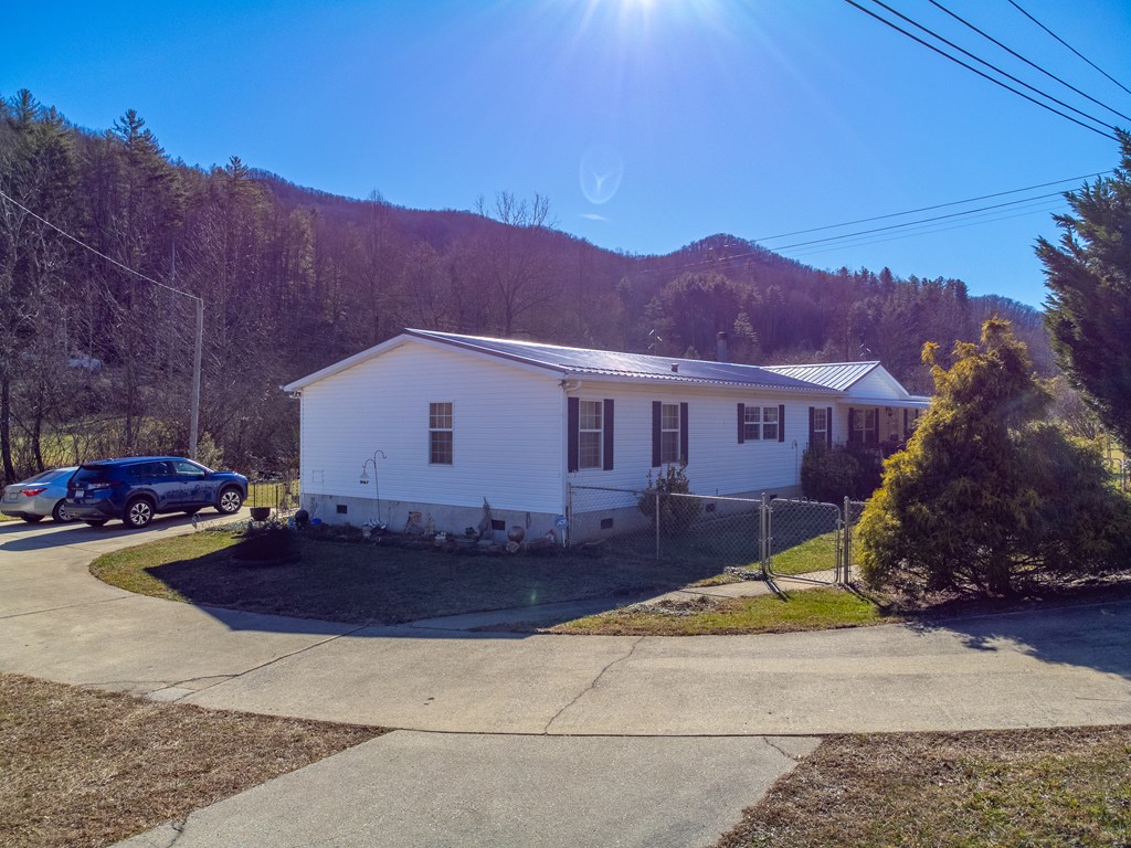 7581 HWY 441 S