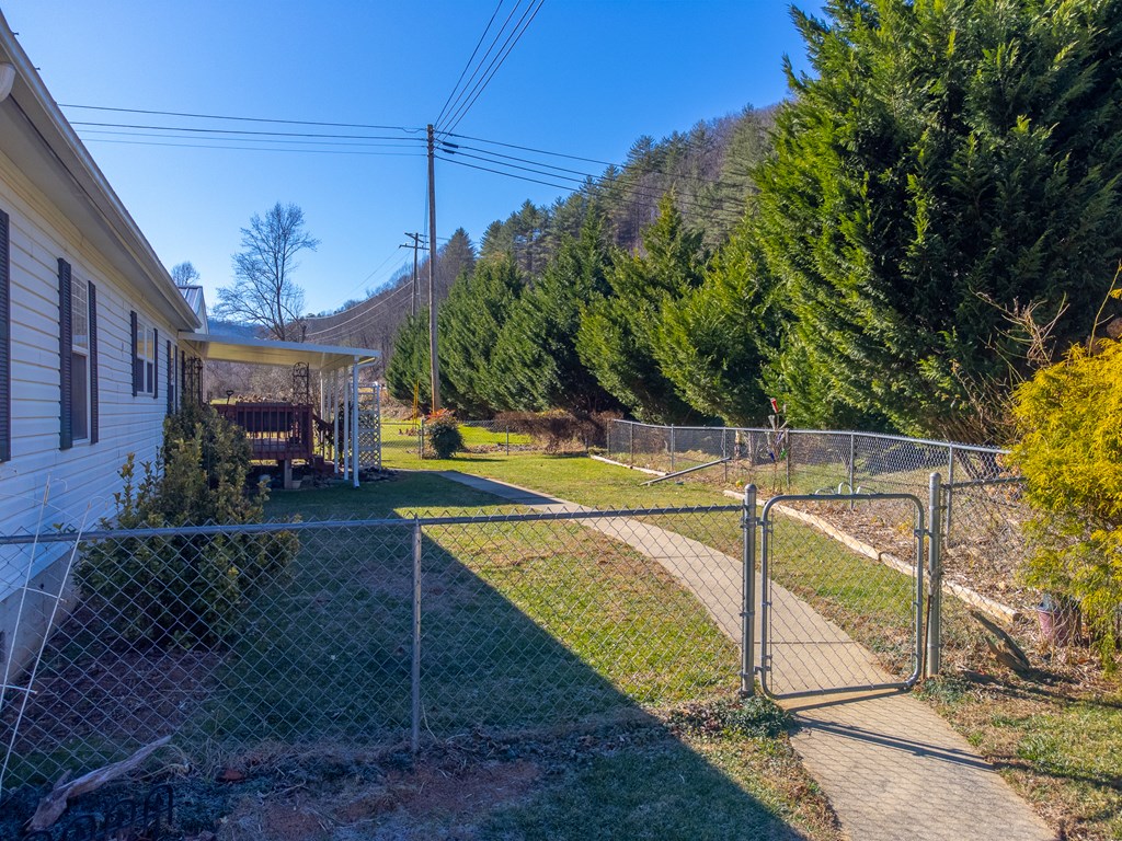 7581 HWY 441 S
