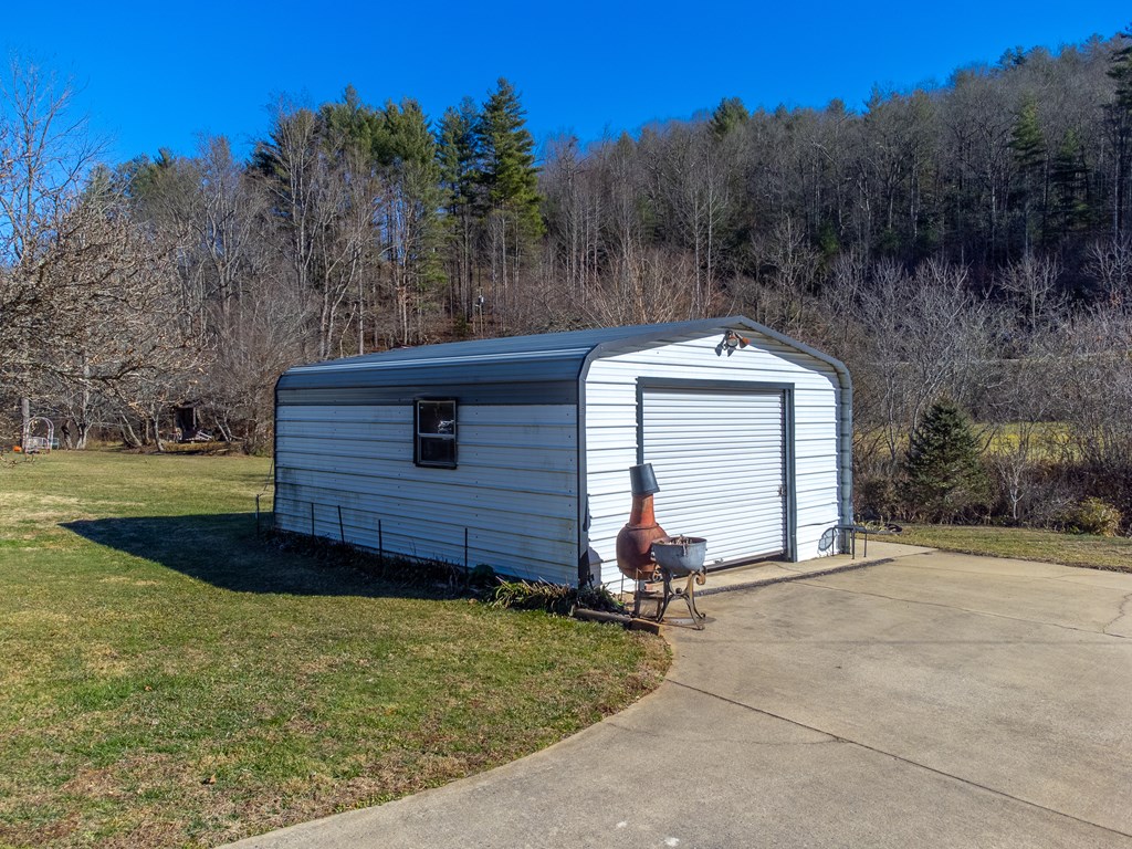 7581 HWY 441 S