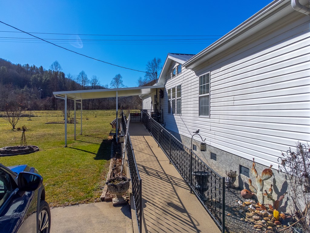 7581 HWY 441 S