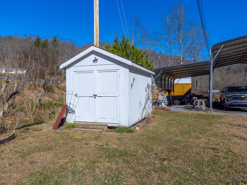 7581 HWY 441 S