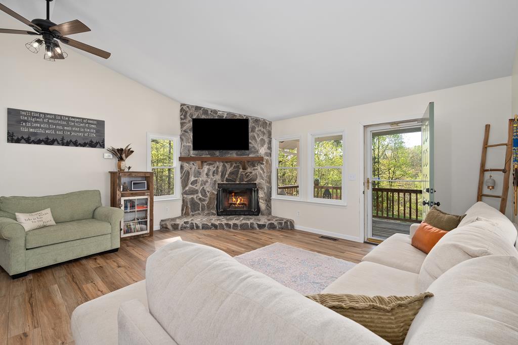 144 Bent Pine Dr