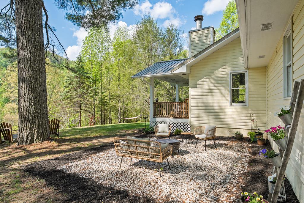 144 Bent Pine Dr