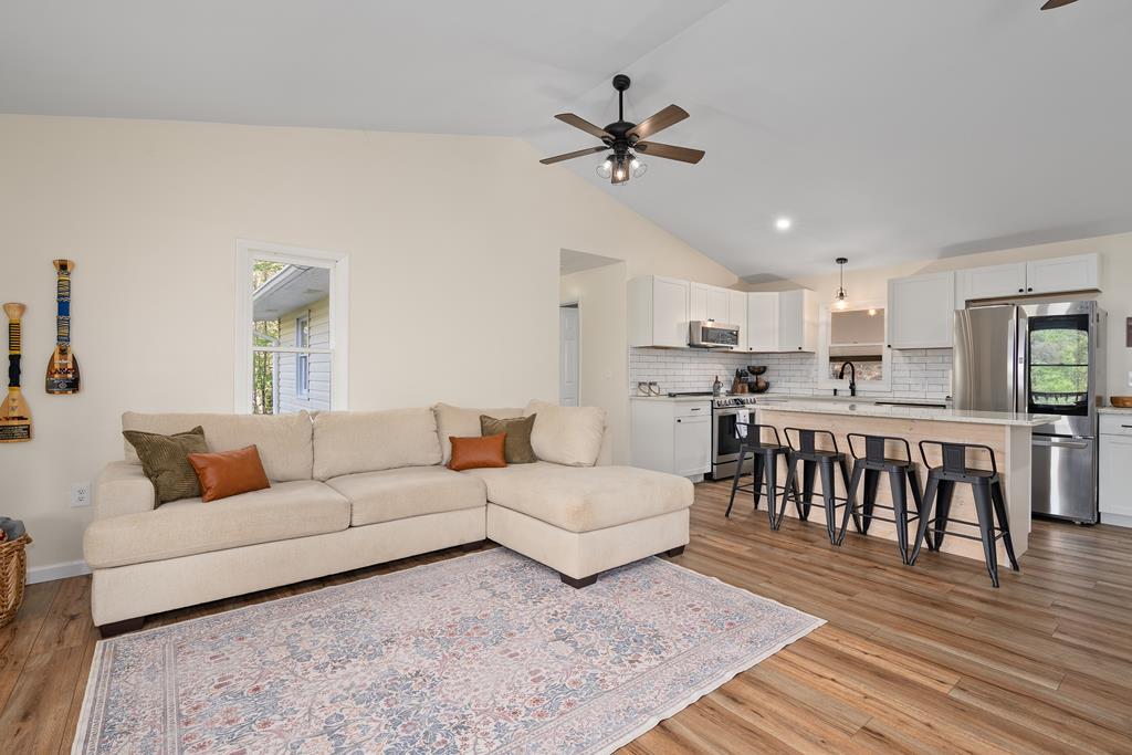144 Bent Pine Dr