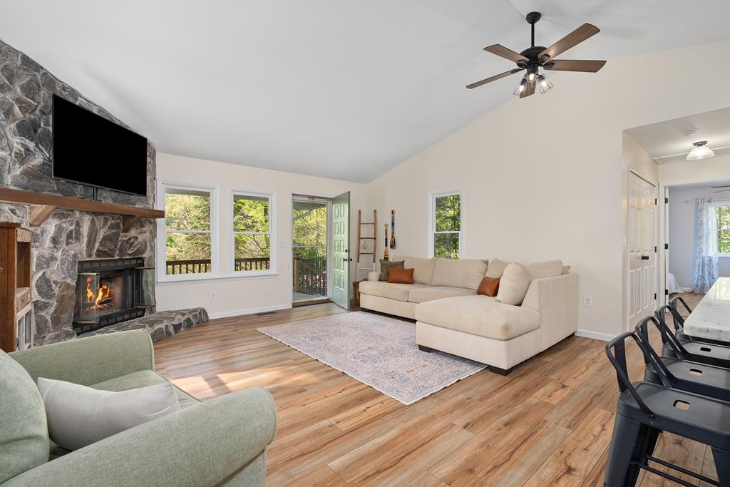144 Bent Pine Dr