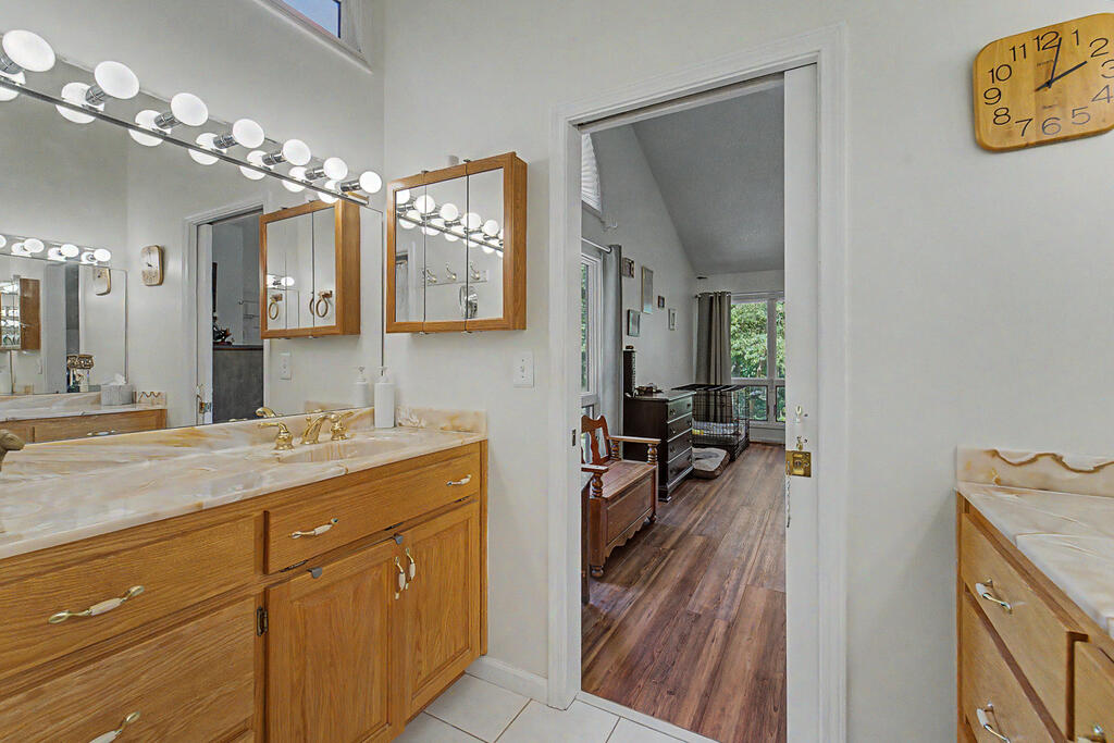 212 SYCAMORE DR