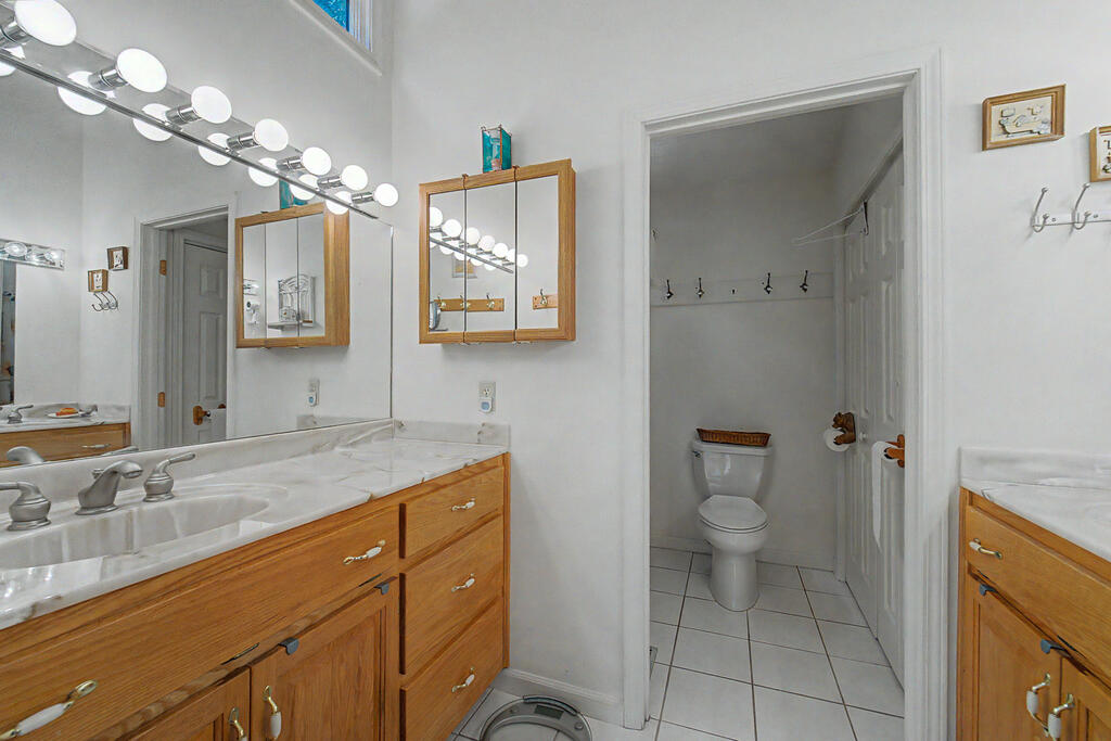 212 SYCAMORE DR