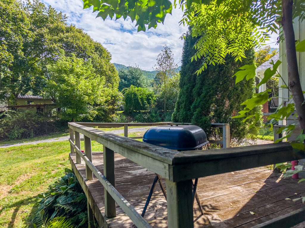 80 Nature Lane