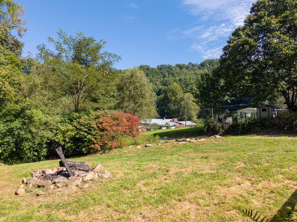 80 Nature Lane