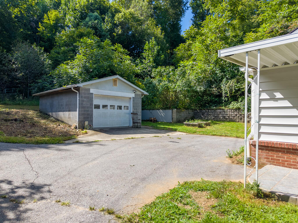 80 Nature Lane