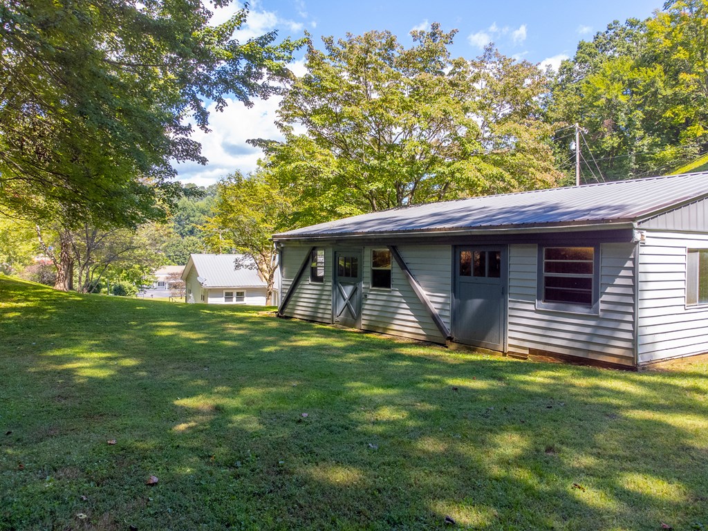144 Cherry St