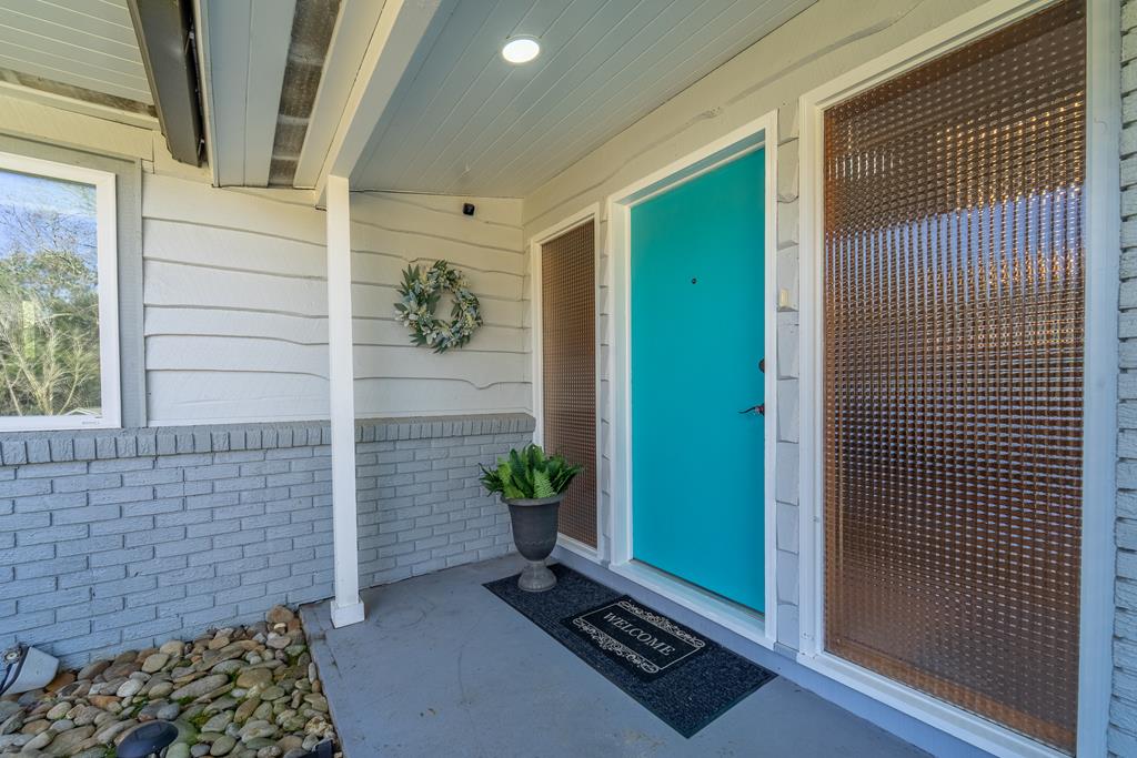 240 N Country Club Dr