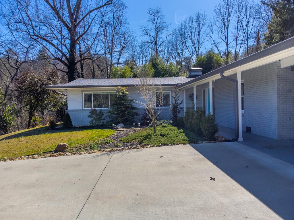 240 N Country Club Dr