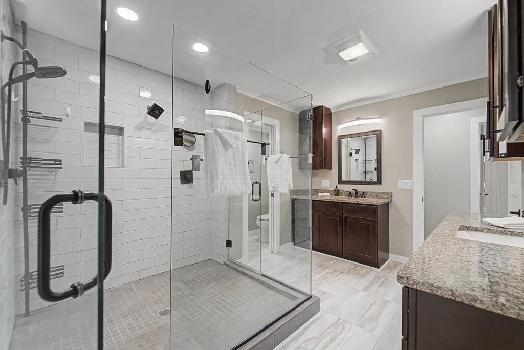 240 N Country Club Dr