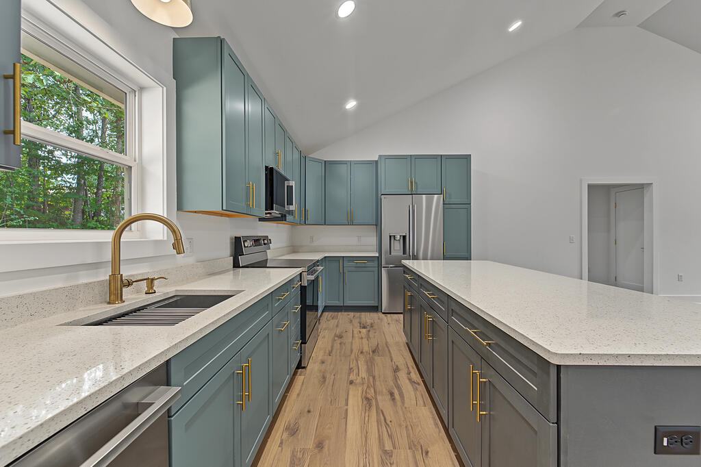 405 Sunshine Acres