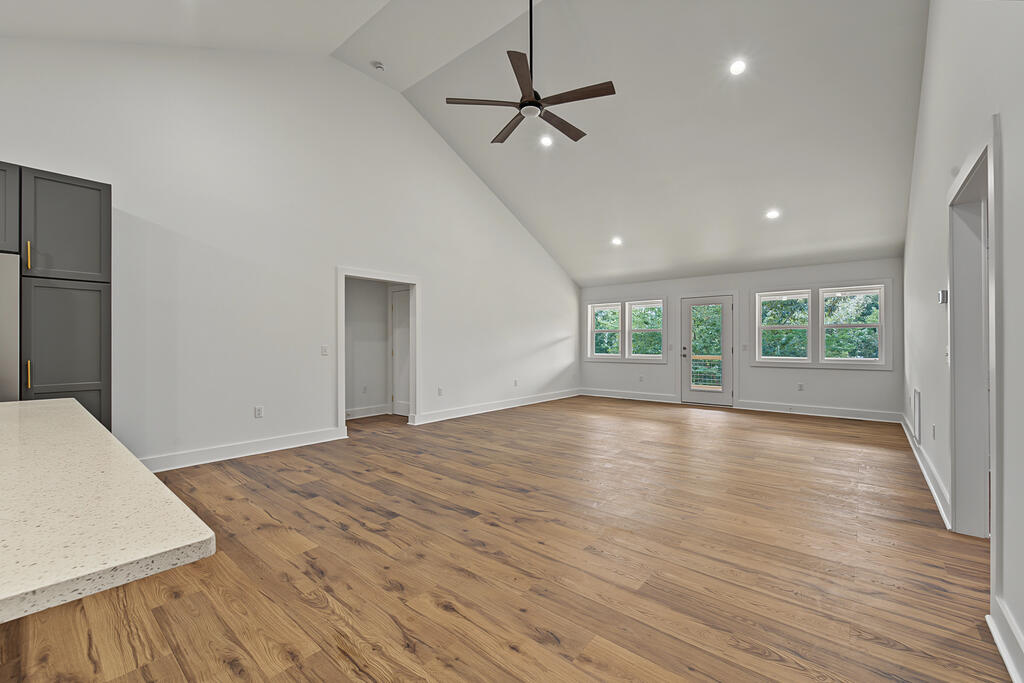405 Sunshine Acres