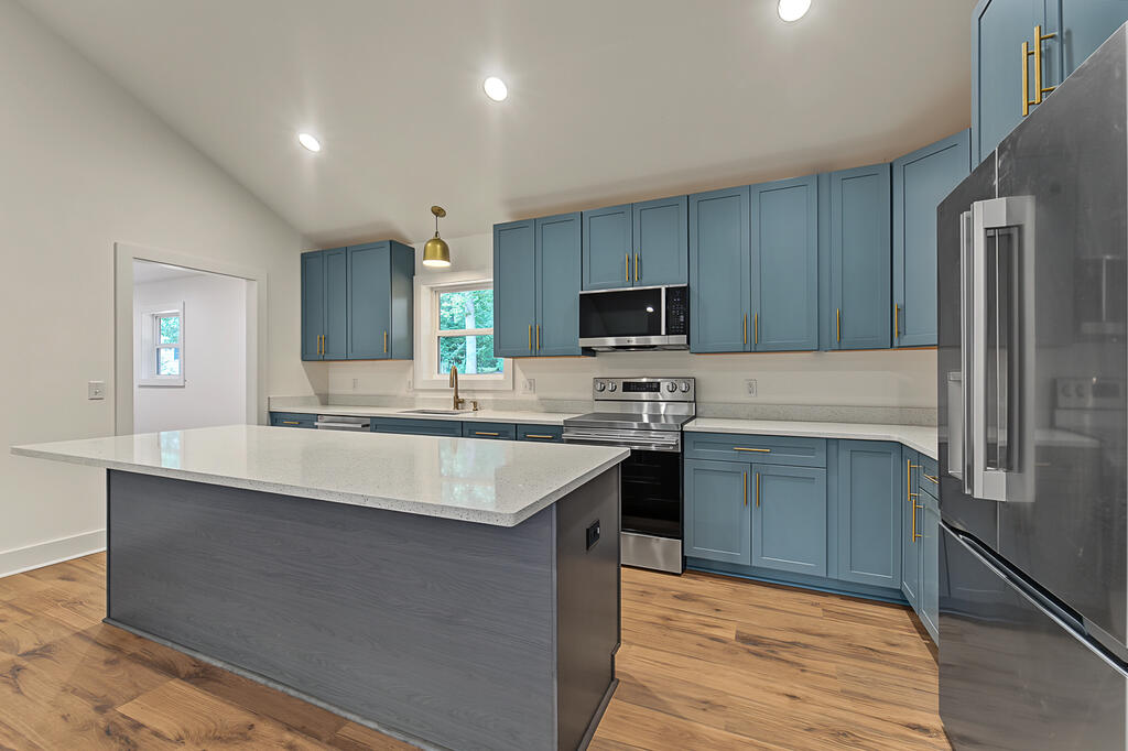 405 Sunshine Acres