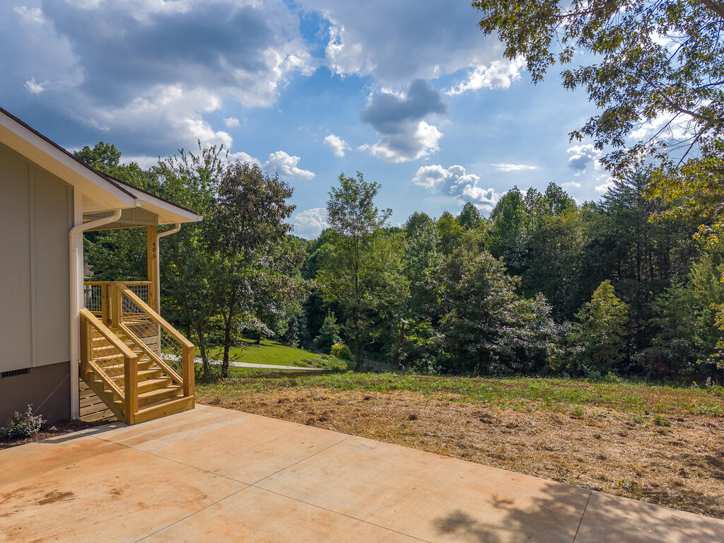 405 Sunshine Acres