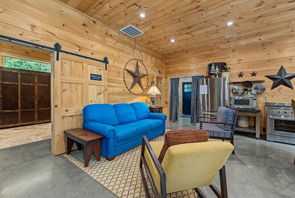 4017 Canada Rd