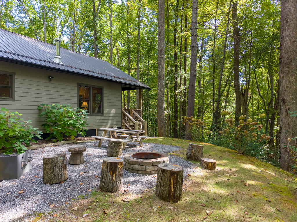4017 Canada Rd