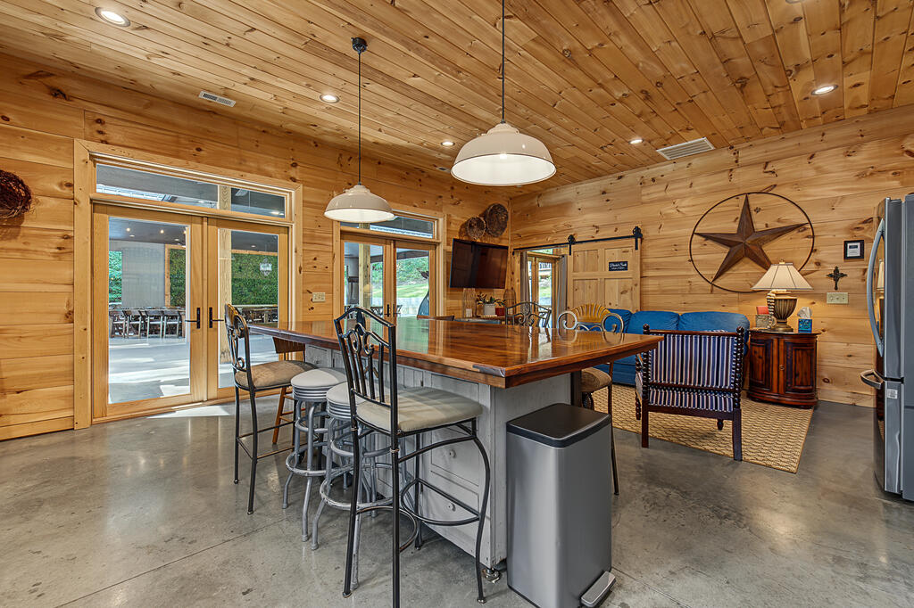 4017 Canada Rd