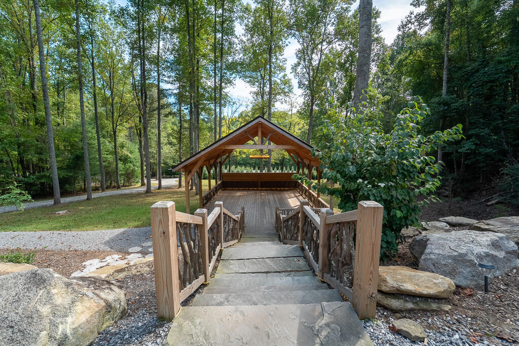 4017 Canada Rd