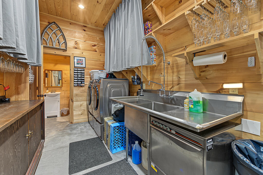 4017 Canada Rd
