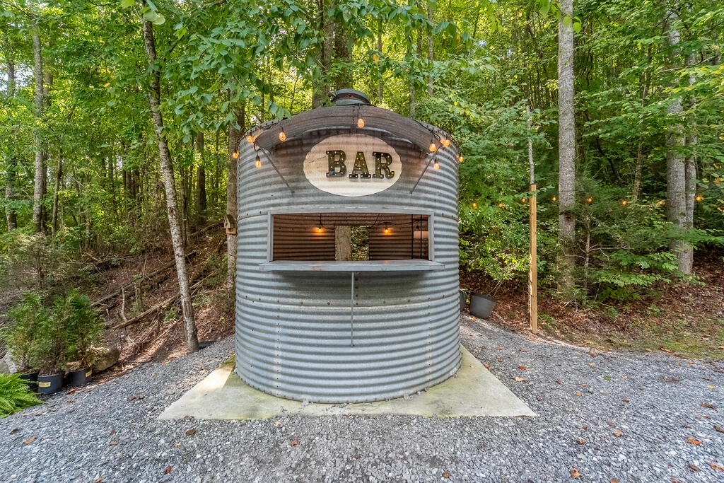 4017 Canada Rd