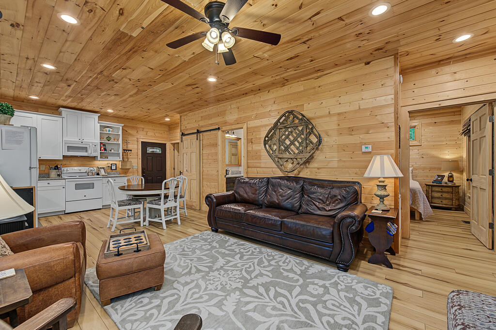 4017 Canada Rd