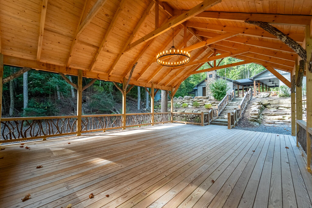 4017 Canada Rd
