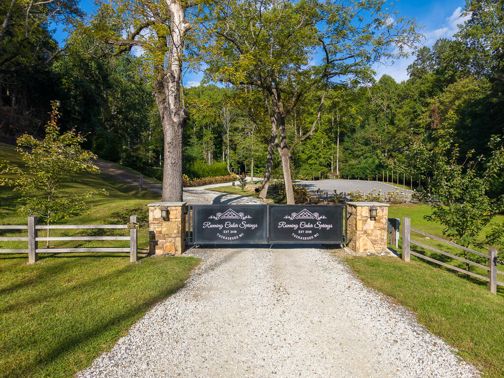 4017 Canada Rd
