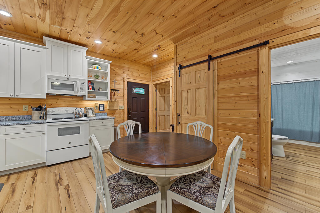 4017 Canada Rd