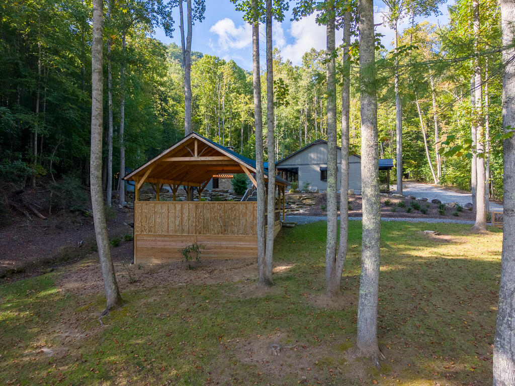 4017 Canada Rd