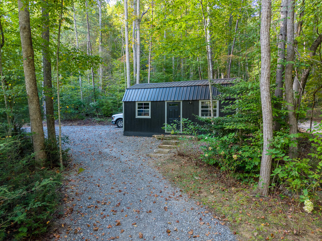 4017 Canada Rd