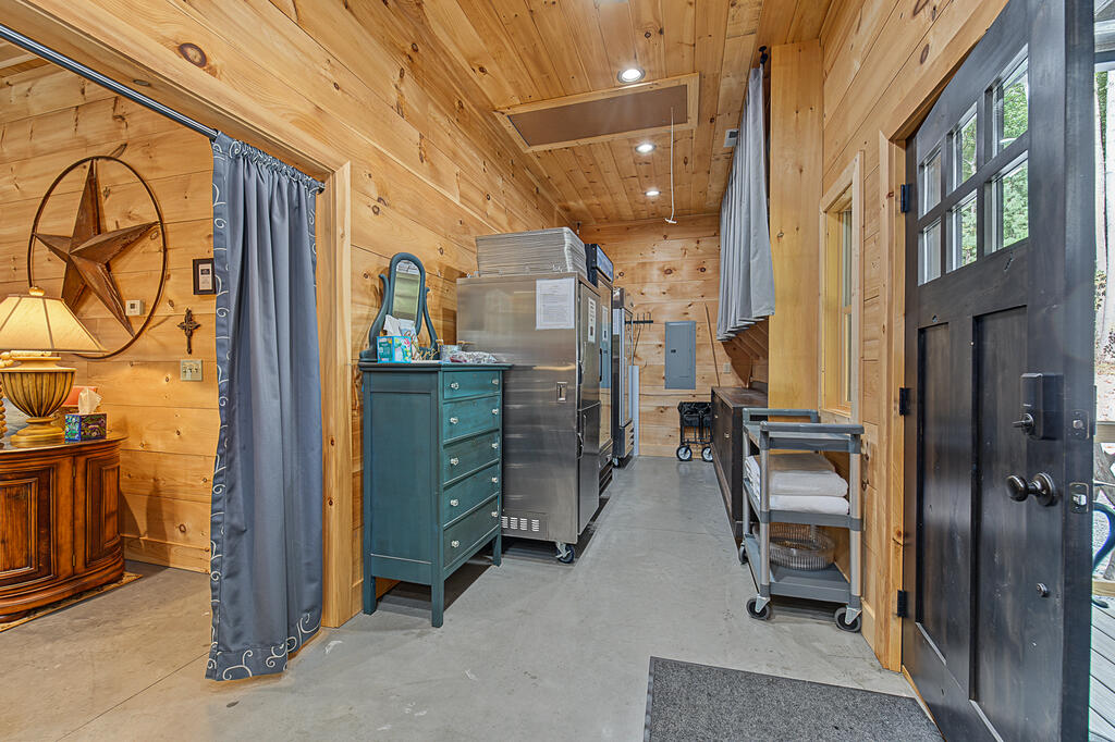 4017 Canada Rd