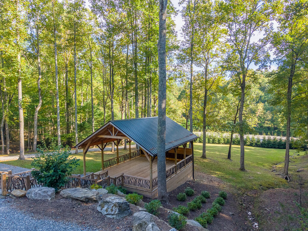 4017 Canada Rd