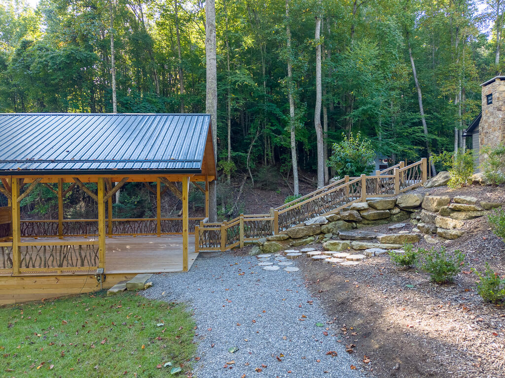 4017 Canada Rd