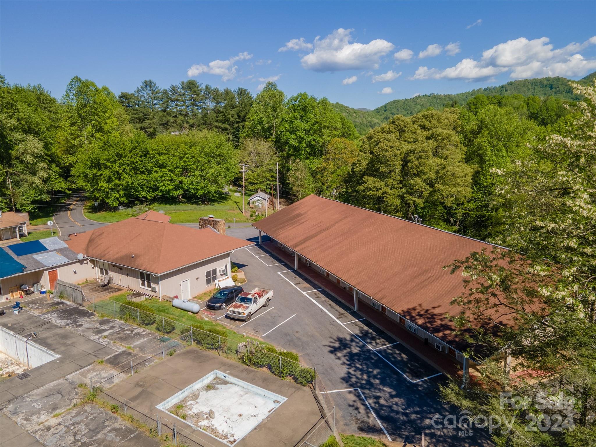 616 N County Club Drive