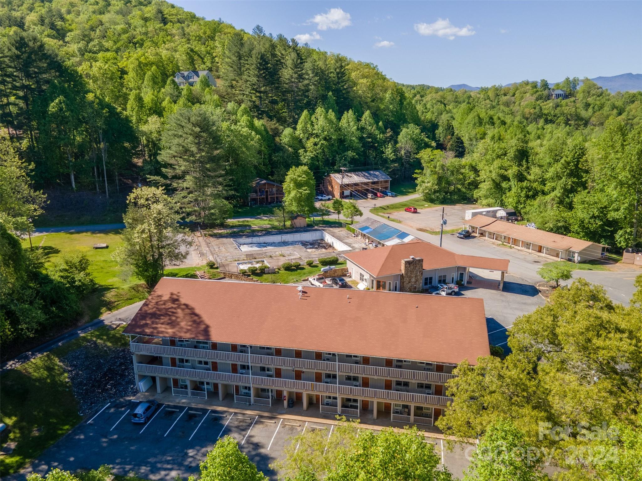 616 N County Club Drive
