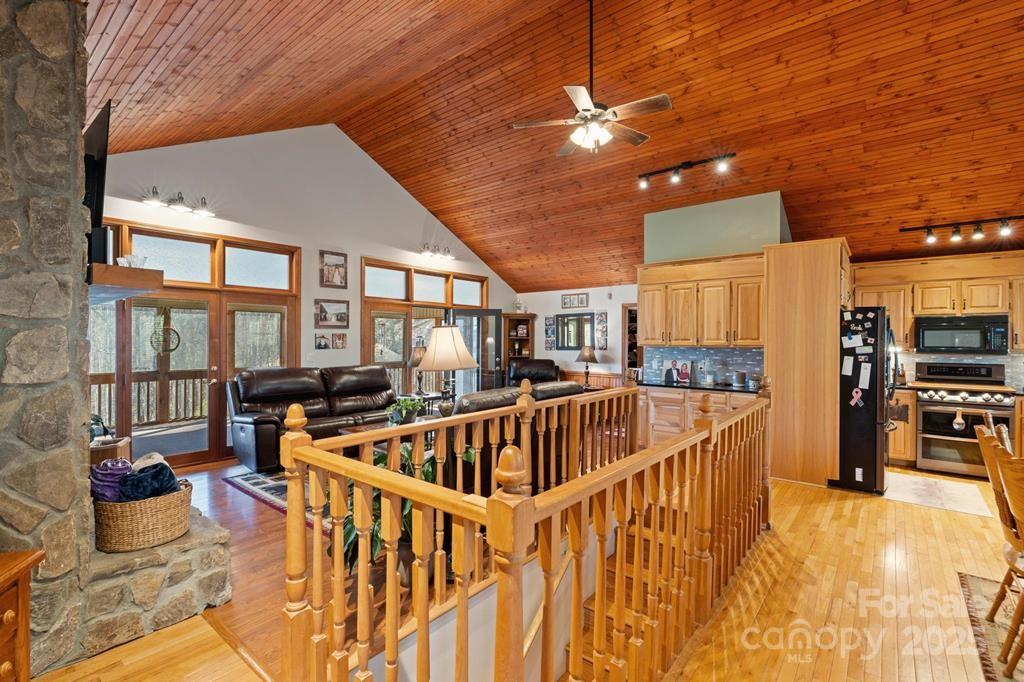 825 Posey Blanton Road
