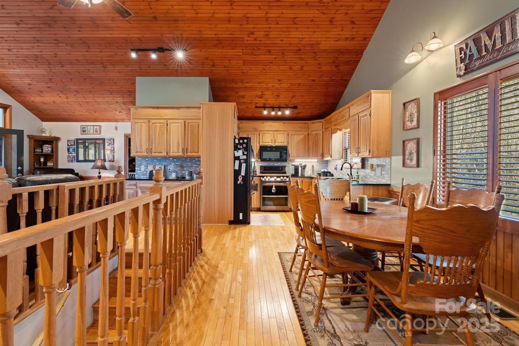 825 Posey Blanton Road