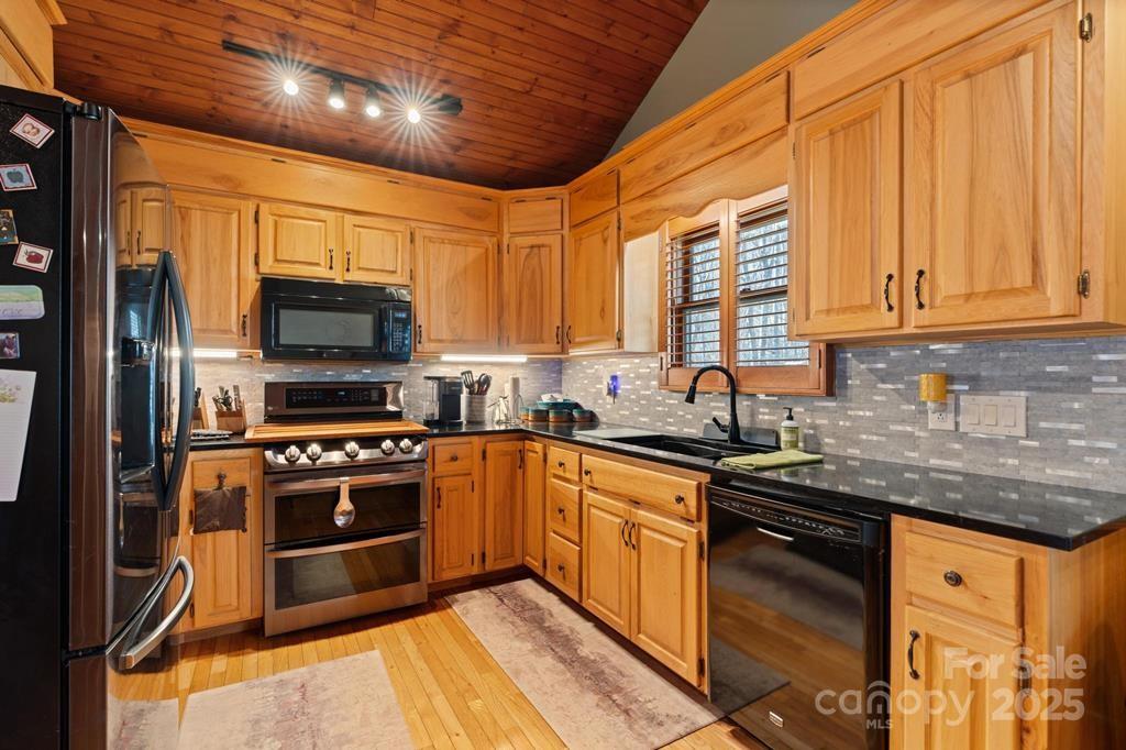 825 Posey Blanton Road