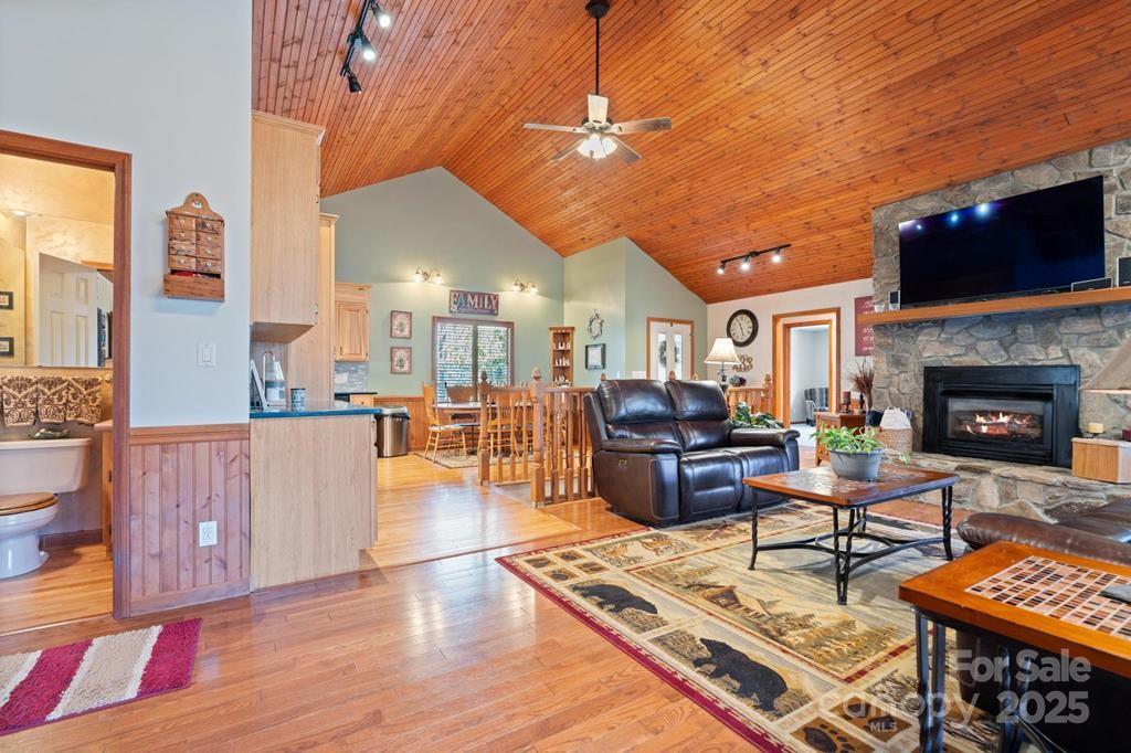 825 Posey Blanton Road
