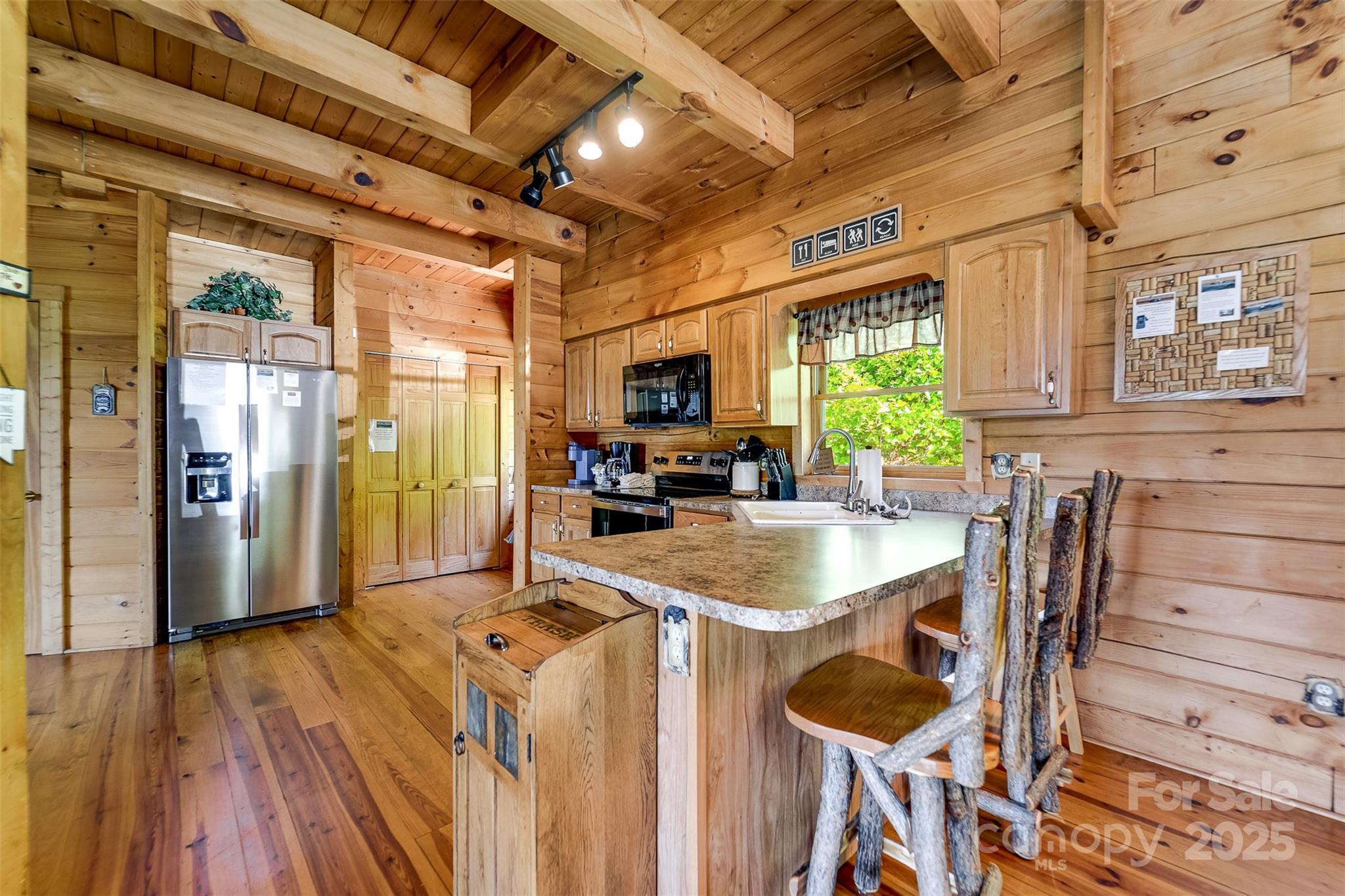 561 Signal Ridge