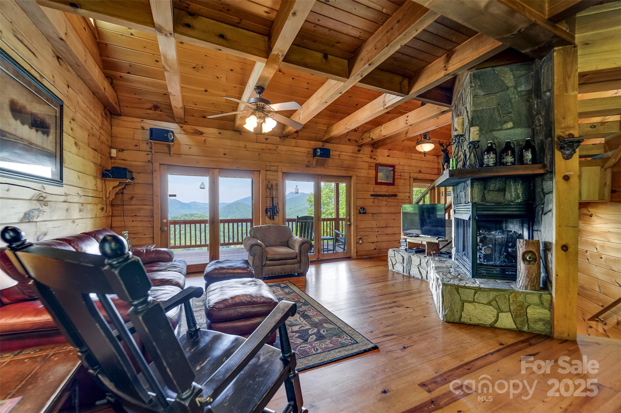 561 Signal Ridge